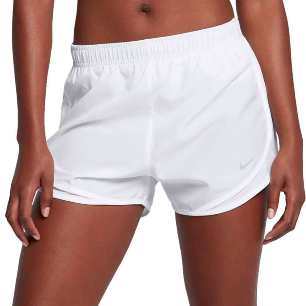 WHITE NIKE SHORTS